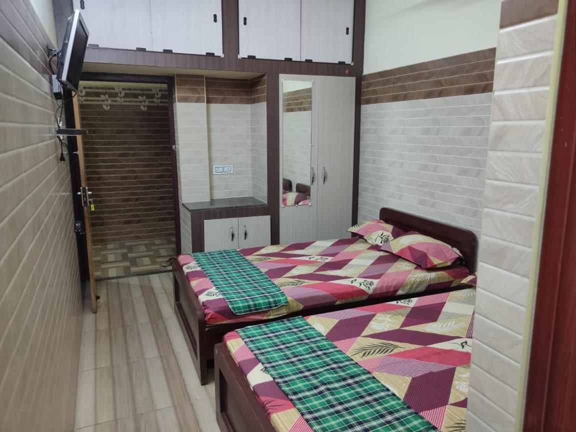 Хостел Sri Vari Residency Веллуру Экстерьер фото